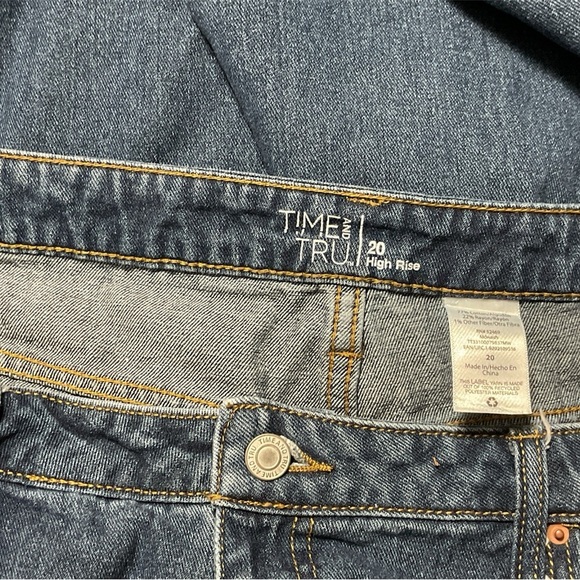 TIME & TRU SIZE 20 WOMENS JEANS HIGH RISE 24” INSEAM - Picture 3 of 3